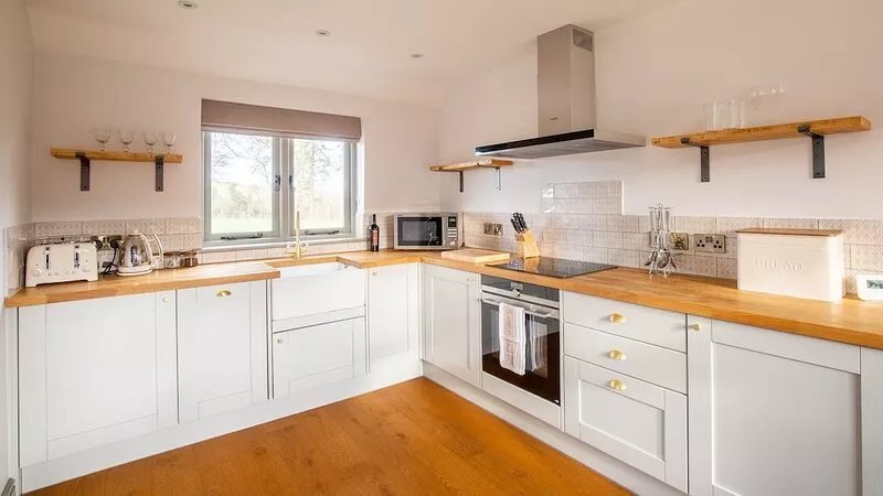 Chestnut Cottage - sleeps 4 guests  in 2 bedrooms