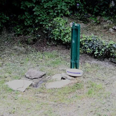 Borne fontaine a Chaumois boivin