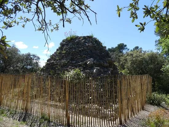 La Pyramide De Tourves