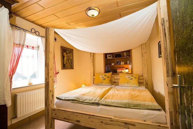 Quiet location, right on the forest, starting point for many hikes