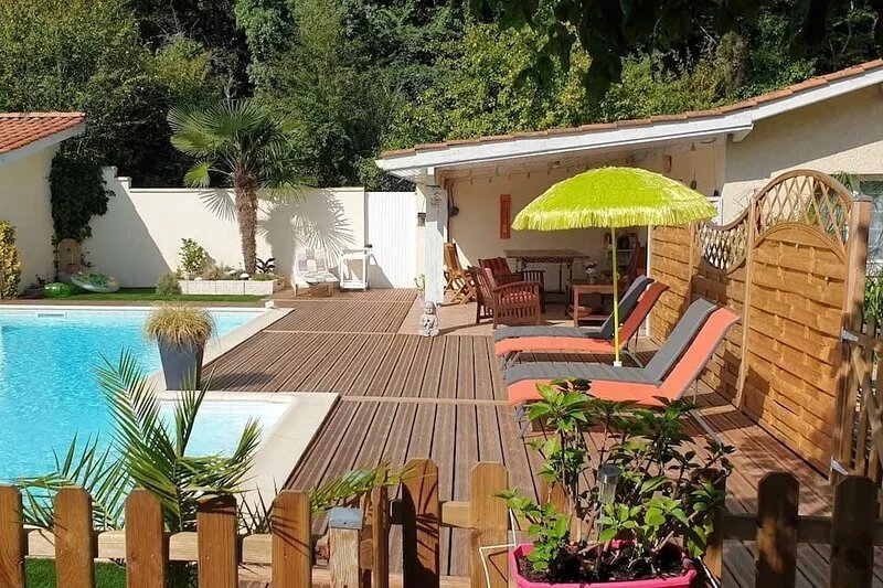 House with swimming pool not overlooked- near Bordeaux - 3 bedrooms - 6 people