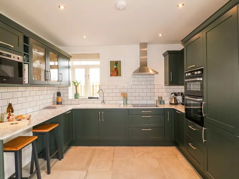 CARVER'S REST, romantic, character holiday cottage in Southwell