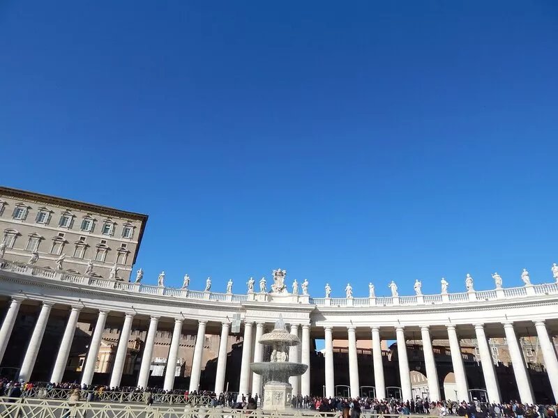 3 beds/3 baths, 3 min. walking to the Vatican Museums, metro station, FREE WIFI
