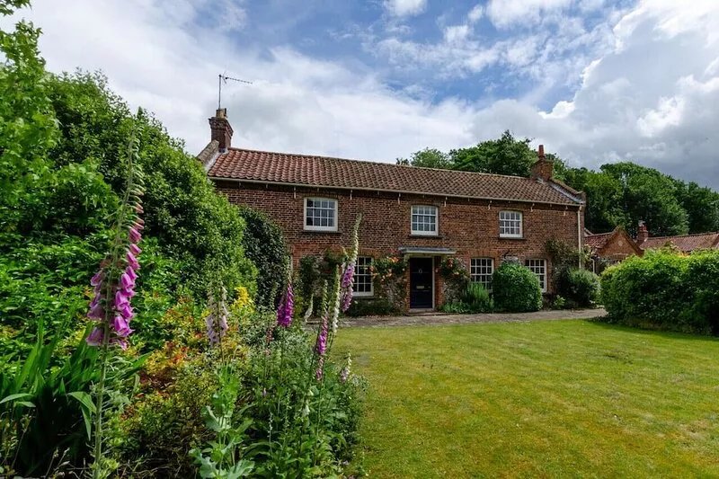 St Lawrence House - Four Bedroom House, Sleeps 9