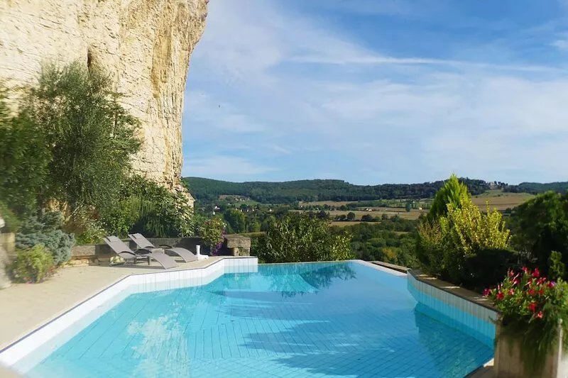 HIDDEN MANOR HOUSE WITH POOL AND MAJESTIC VIEWS OVER THE DORDOGNE
