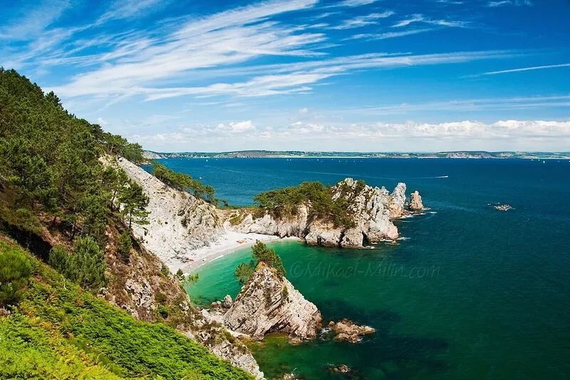 Fisherman's house with exceptional view of the back port, close to the beaches