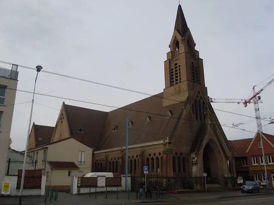 Eglise Saint-Yves-des-Quatre-Routes