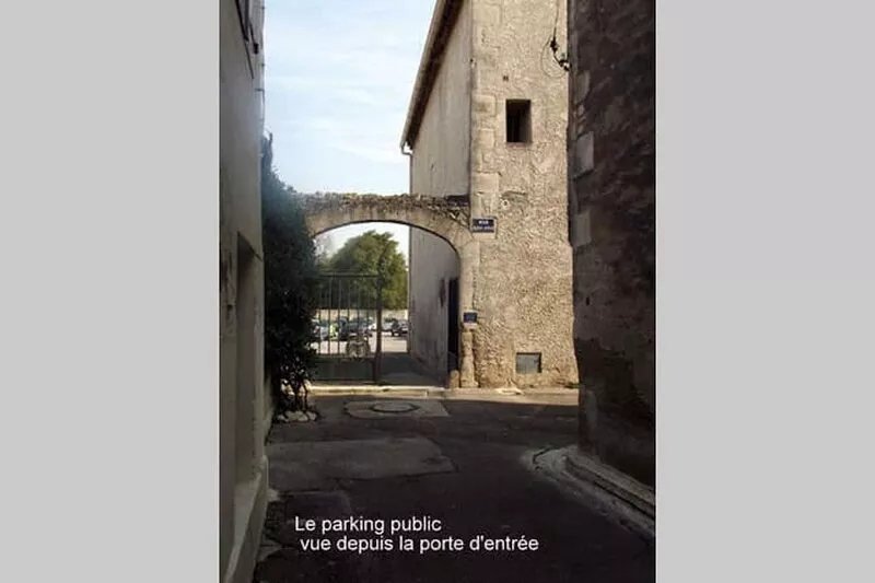 VILLAGE HOUSE WITH PRIVATE YARD in ST REMY DE PROVENCE