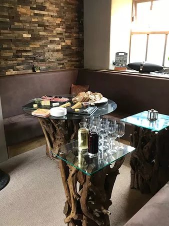 Cartmel Drinkshop & Wine Snug