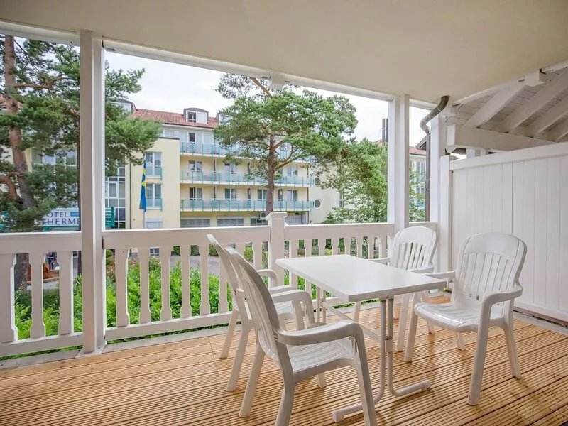 Komfortplus Ferienwohnung mit 1 Schlafzimmer und Balkon im Obergeschoss