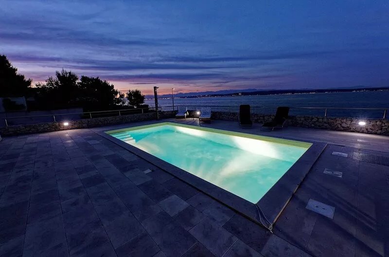 Villa for 6 people, facing the sea, pool, large terrace