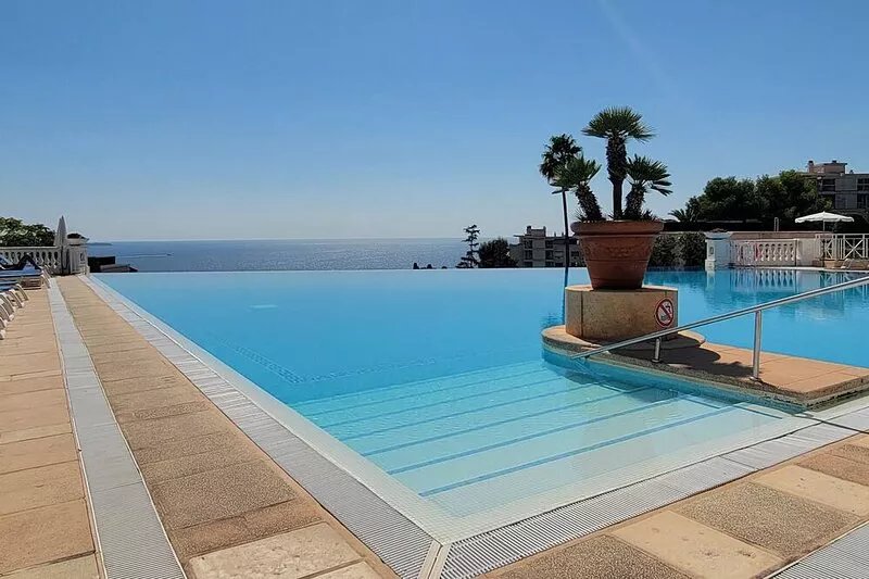 Cannes 3-room apartment-air-conditioned-large terrace