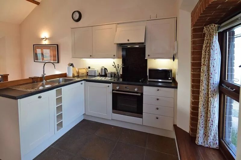High Quality, Peaceful, Panoramic Views, AONB, close to Jurassic Coast.