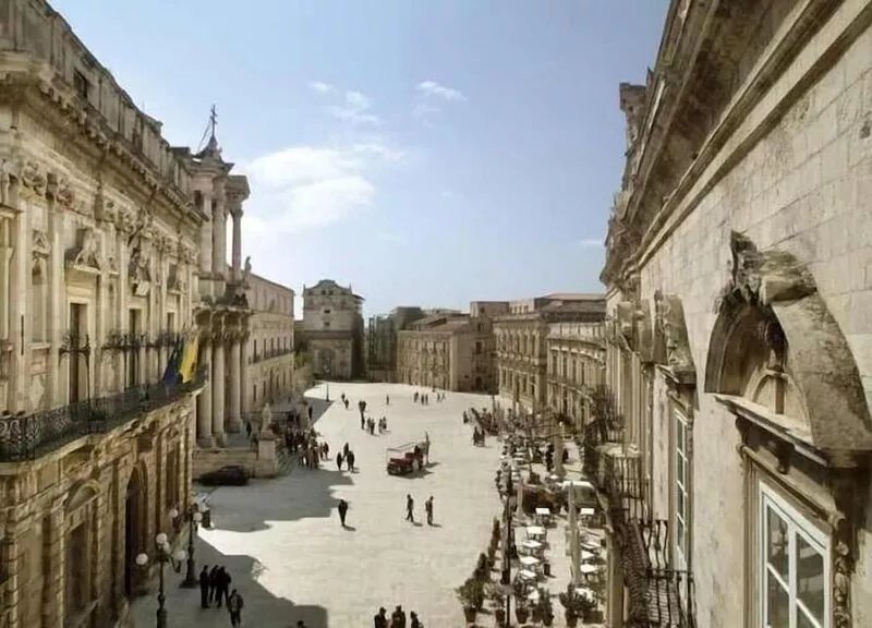 Comfortable, well-furnished, independent house in Ortigia. WiFi air conditioning