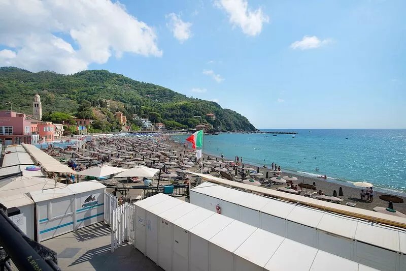 Apartment 'Beach Paradise- Luigi 16' with Private Garden and Wi-Fi