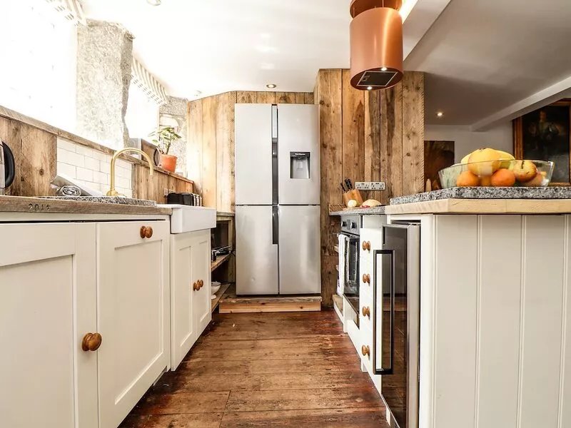 RONCON'S VILLA, pet friendly, with hot tub in Goldsithney