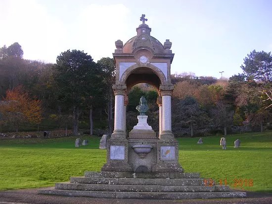 Queen Victoria Memorial and Fountain