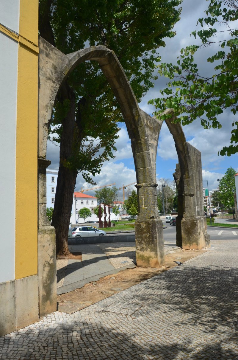Arcos Do Estau