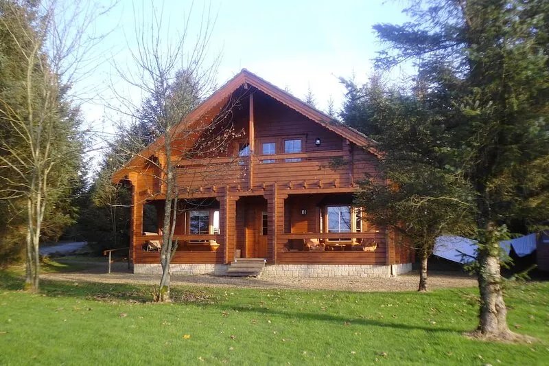 Luxurious Riverfront Log Cabin set in a tranquil woodland location