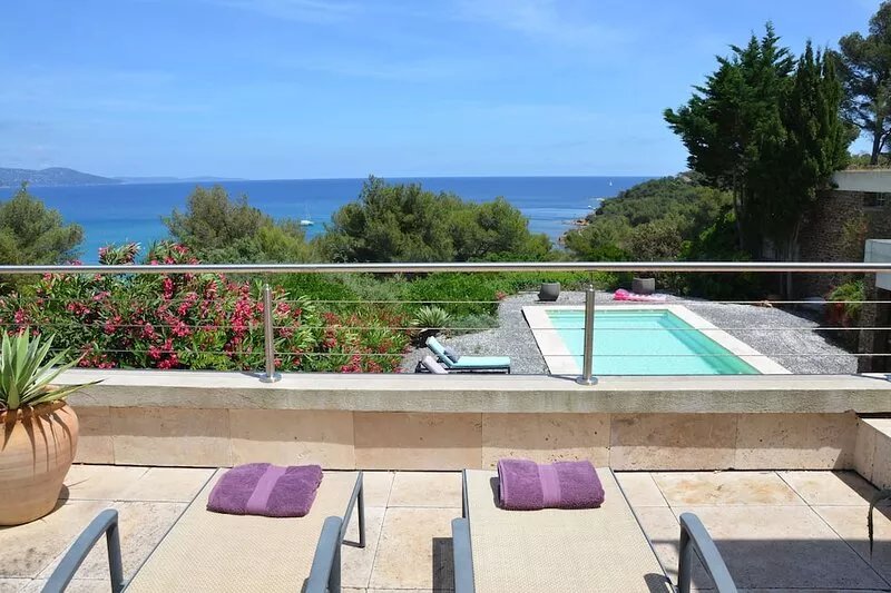 Amazing house with sea view, heated pool, access to beach in a fantastic area