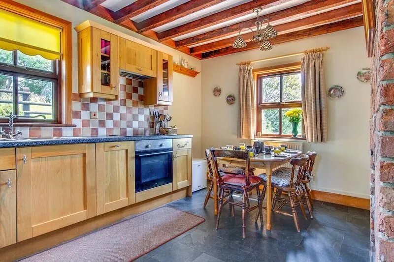 The Lodge - Three Bedroom House, Sleeps 5