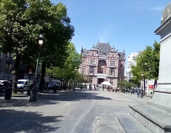 11 Place Anneessens Building