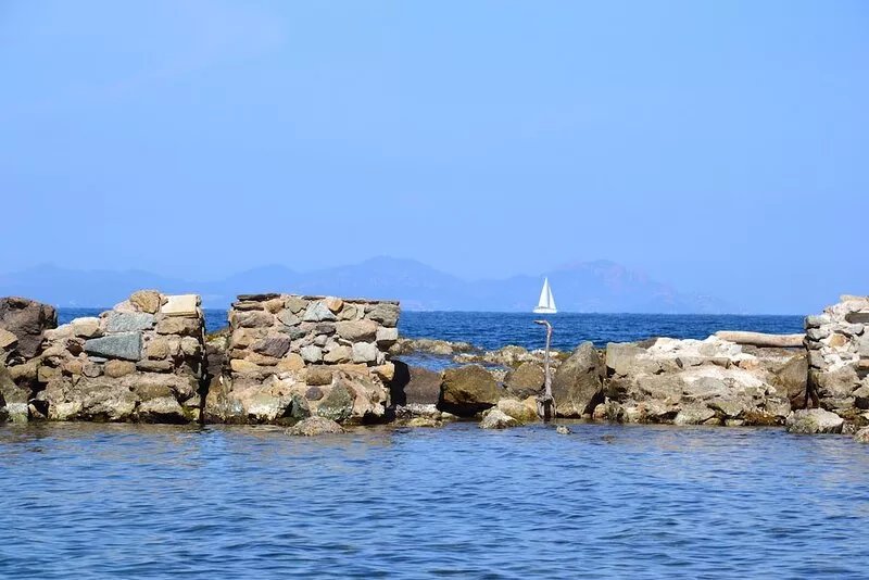 BLUE EDEN quiet & modern 2-room apartment with sea view at 300m from the beach