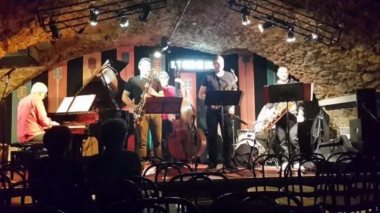 Le Hot Club