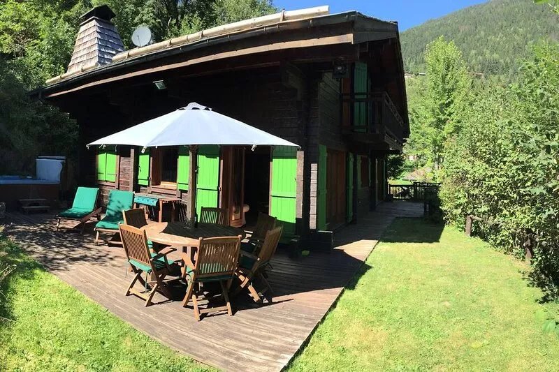 Luxurious South-Facing Chalet With Sauna And Outdoor Hot Tub