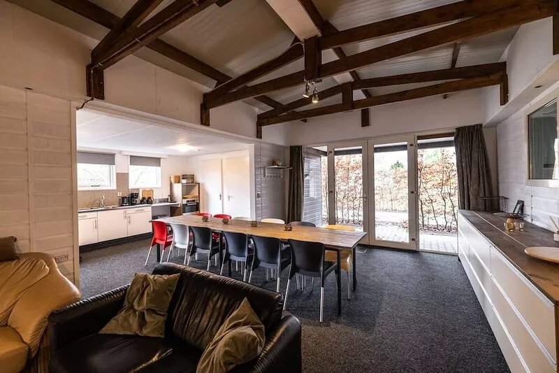 Spacious holiday bungalow "Roy" in wooded and quiet area (12 p)