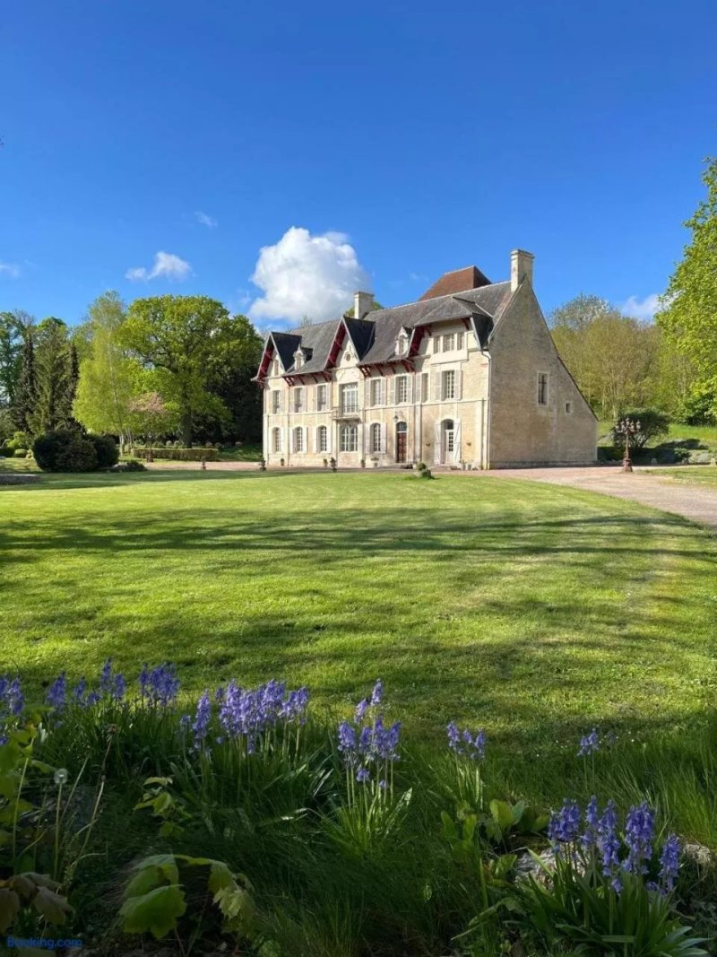 Chateau Du Mesnil Soleil