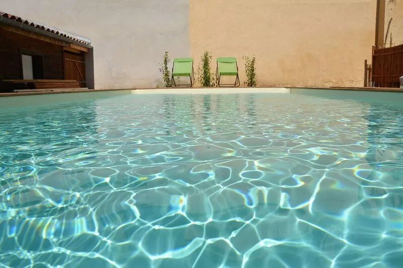 Charming gite near Bordeaux, for 8 people, with private pool, quiet
