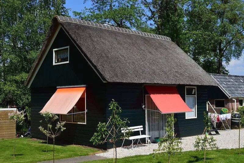 House near Giethoorn with boat rental