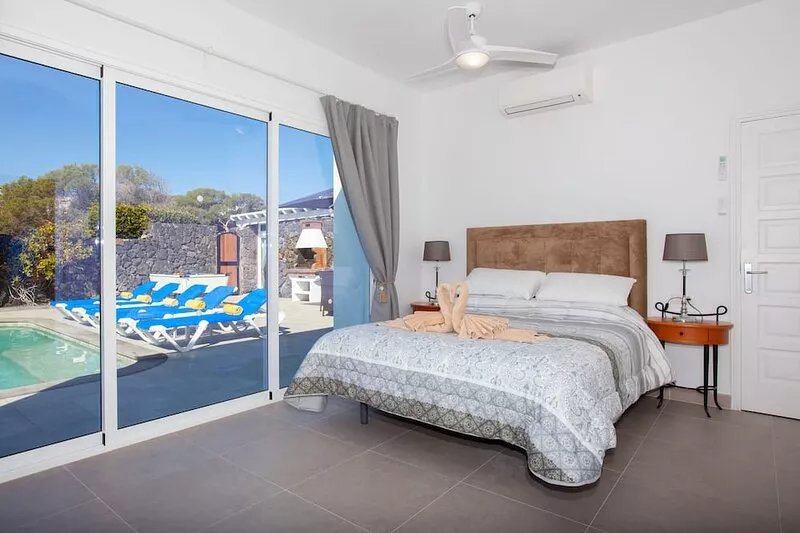 Casa Cristal 4 bedrooms 3 bathroom, Free A/C, Private Heated Pool, Pool Table