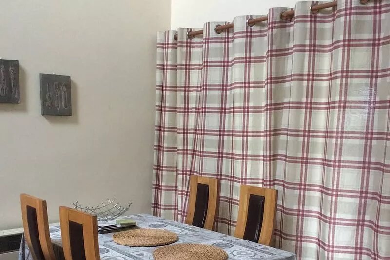 Short breaks avail now !!! 2nights min, log fire,Pets welc,wine /chocs  Inc.