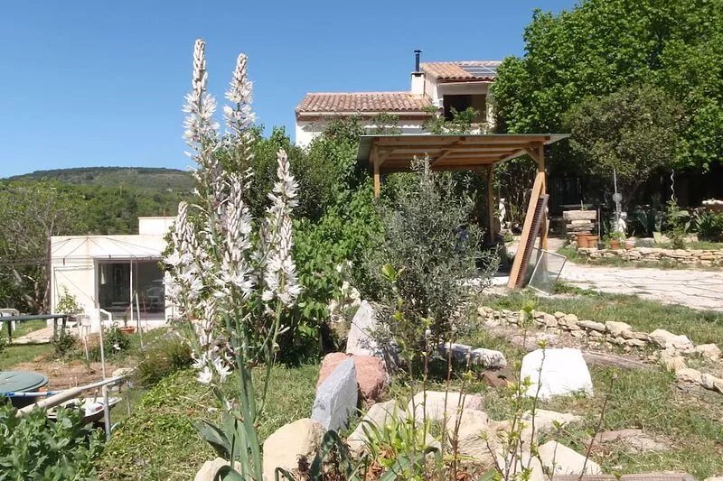 Quiet and ALL COMFORT, ideal for CURISTS, TERRACE and SWIMMING POOL not