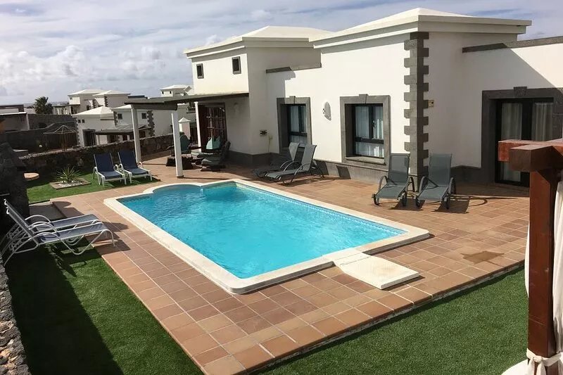 VILLA LOS ALISIOS is a great villa with private pool