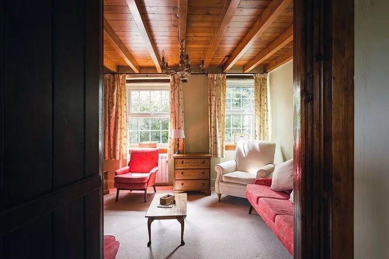 Smithy Cottage; comfortable 18th Century Cottage. In the Peak District Park