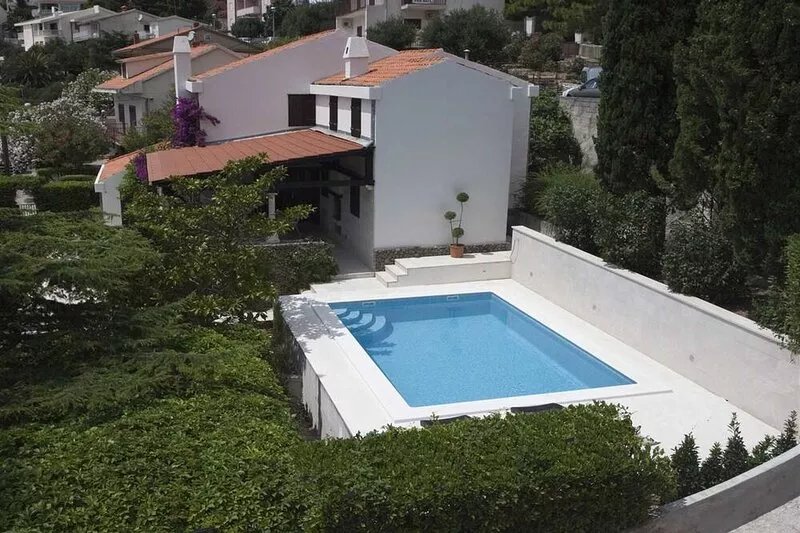 Family Villa Skalinada with private pool, Baška Voda
