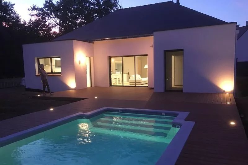 HOUSE WITH HEATED POOL NEAR TRINITE / SEA