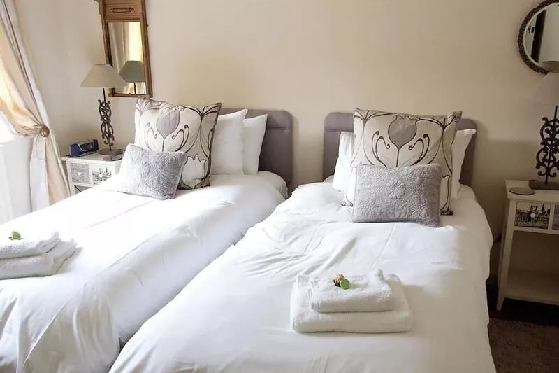 Suite Ensuite with Shower at Mortimer Trail B & B