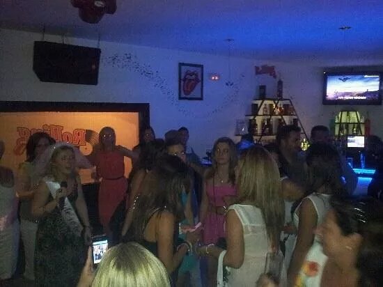 Rolling bar karaoke