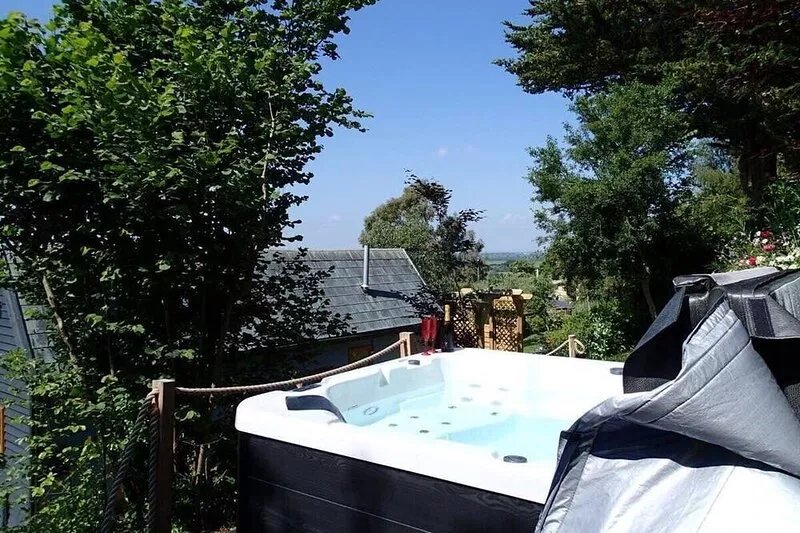 Rose Lodge, Eco Lodge with Hot Tub