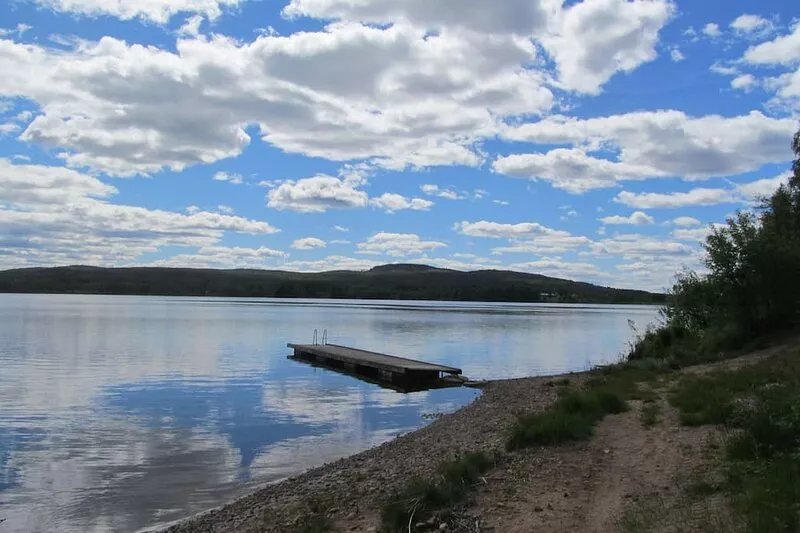 Vacation house near Hovfjallet, Torsby. Summer by the lake, winter on the slopes