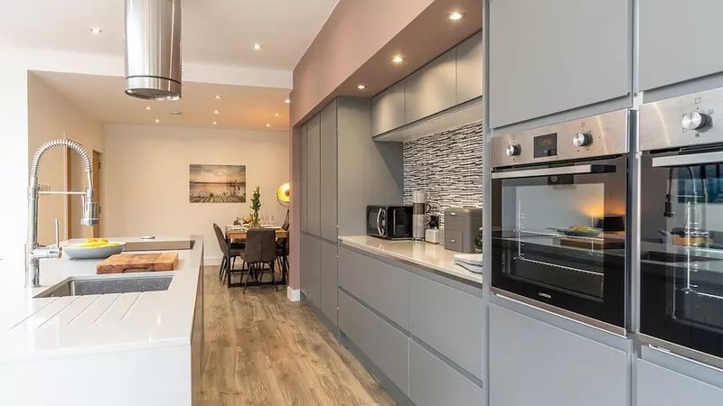 Percy House - sleeps 6 guests  in 3 bedrooms