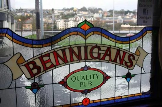 Bennigans Bar and Jazz Club