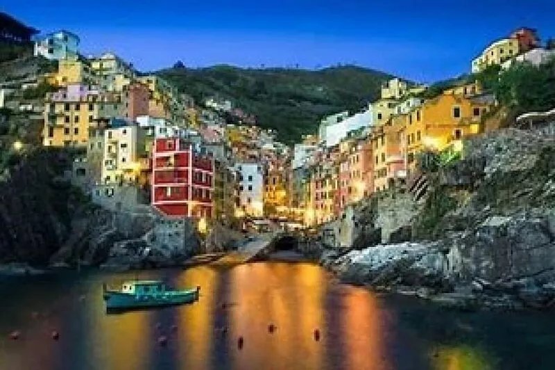 Casa San Giovanni: Shiny,  Sea View,  close to all, Free Parking. Easy to train.