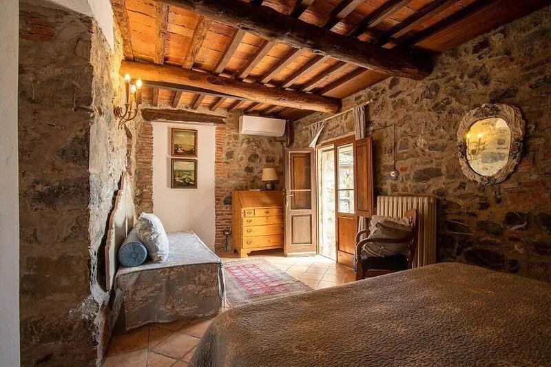 Stone farmhouse near Massa Marittima, with incredible view until the Elba island