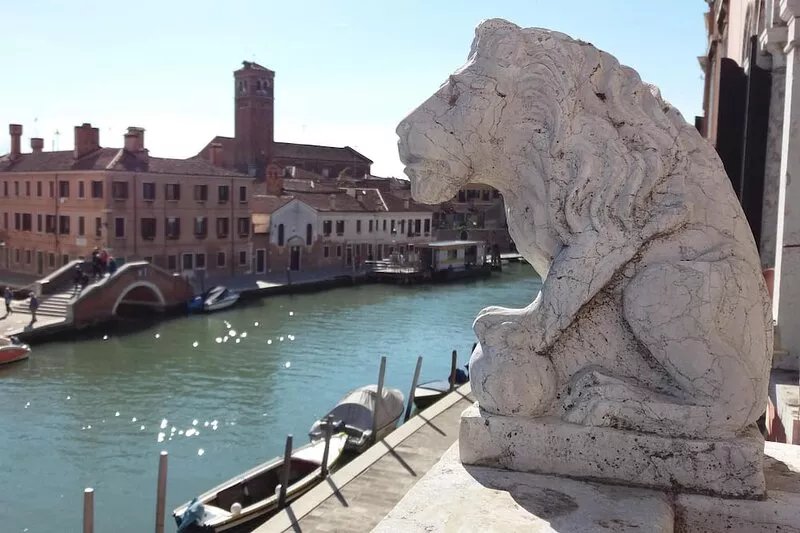 The Venetian House with a view of the Cannaregio canal IT027042C2DHCNX36U