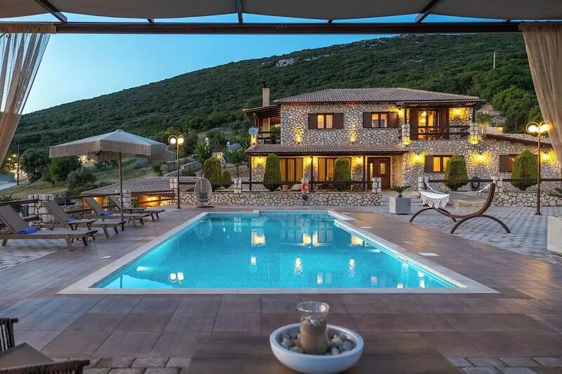 Piedra Villa 4 bedroom luxury villa with private pool